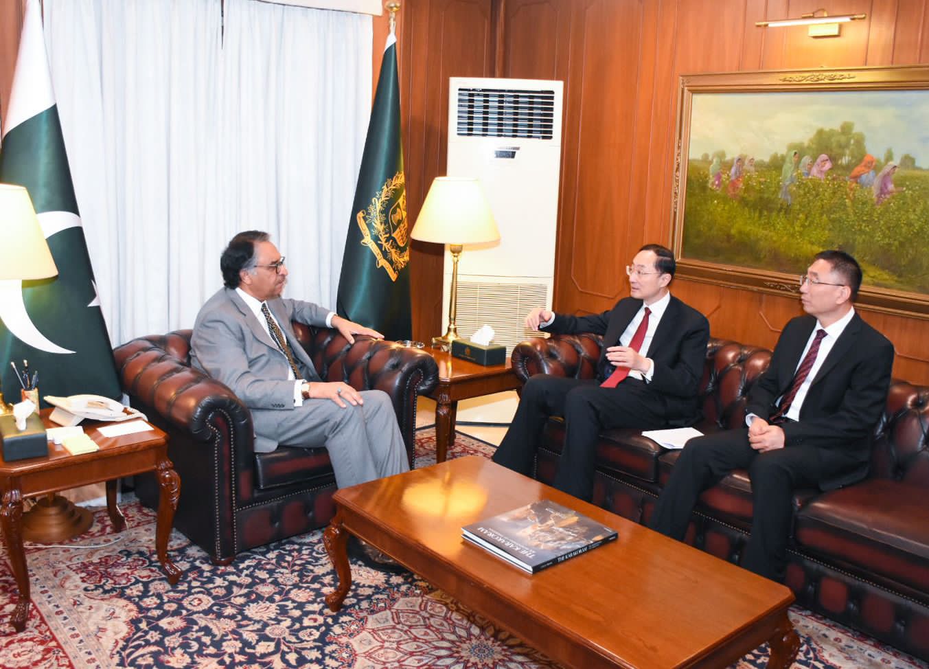 Foreign Minister Jilani Hosts Vice Foreign Minister Sun Weidong for Bilateral Talks