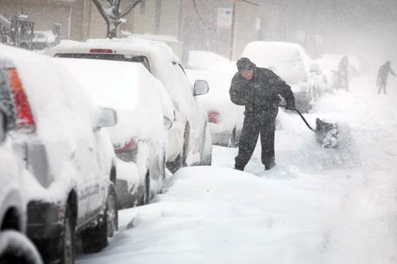Heavy Snowfall and Stormy Rains Disrupt Normal Life Across Multiple U.S. States