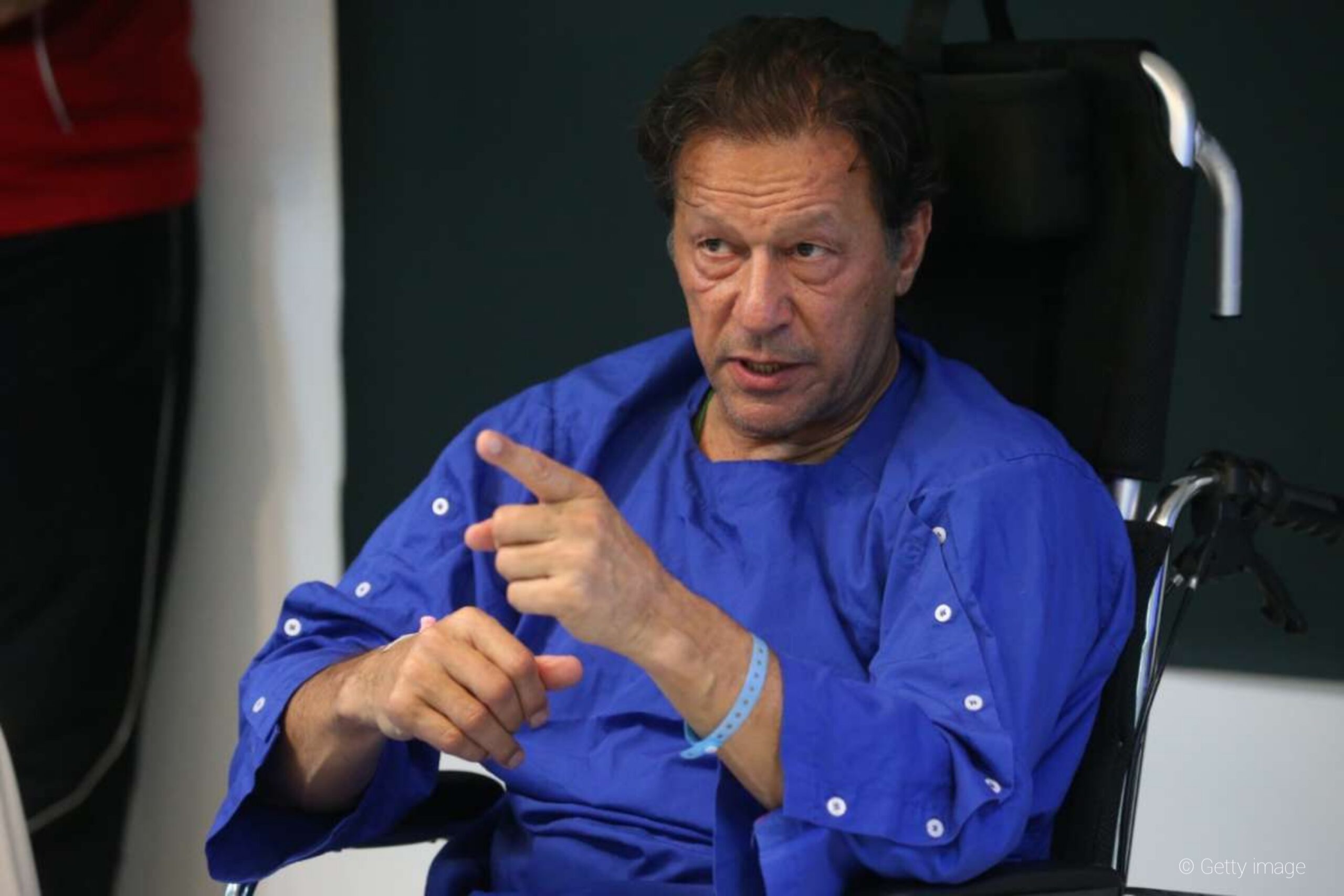 Pakistan’s ex pm Imran Khan undergoes eye procedure in Islamabad hospital