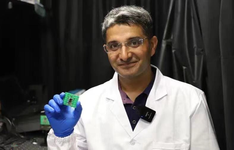 Pakistani Researcher Develops Groundbreaking Gateless Image Sensor in China
