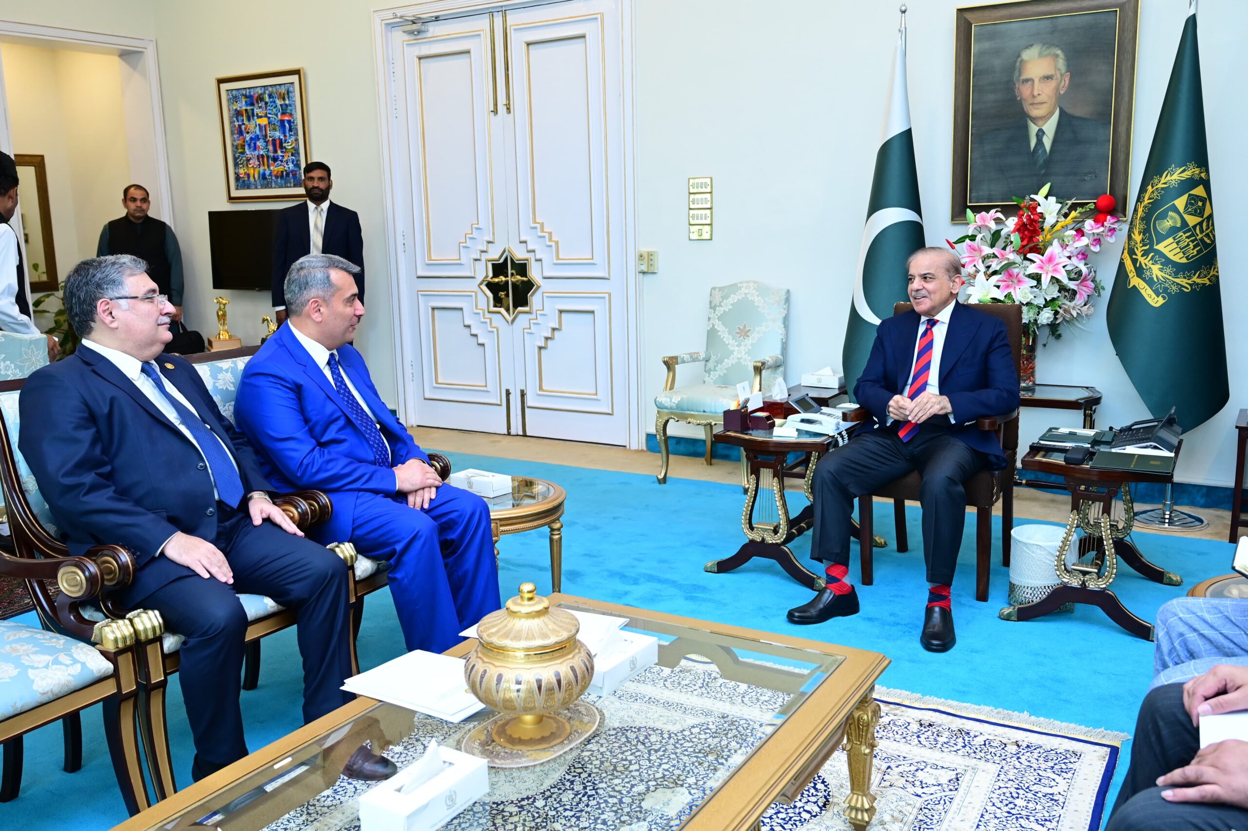 PM Shehbaz Sharif Extends Invitation to Azerbaijani President, Discusses COP 29 Summit Hosting