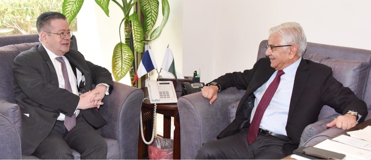 French Ambassador Applauds Pakistan's Anti-Terrorism Efforts in Talks with Defense Minister