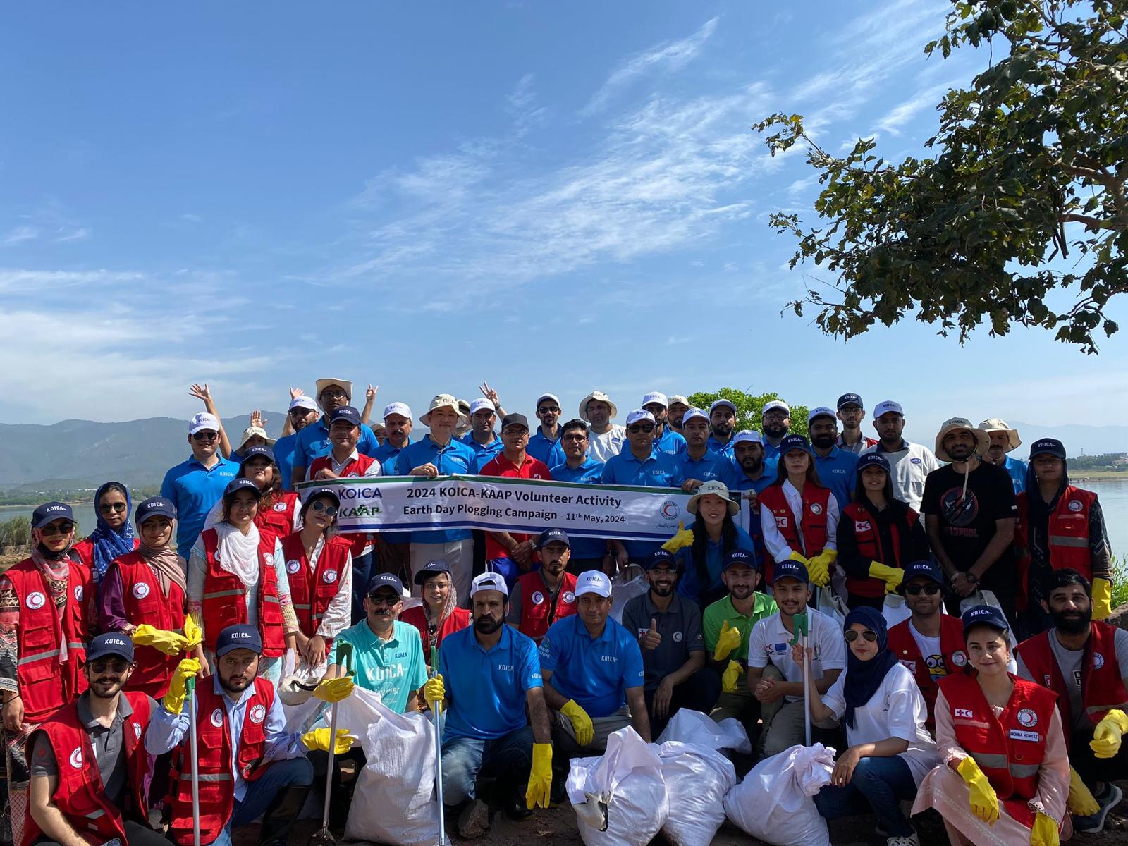 Korean Ambassador Park Kijun Leads Environmental Charge: KOICA-KAAP Plogging Success at Rawal Dam