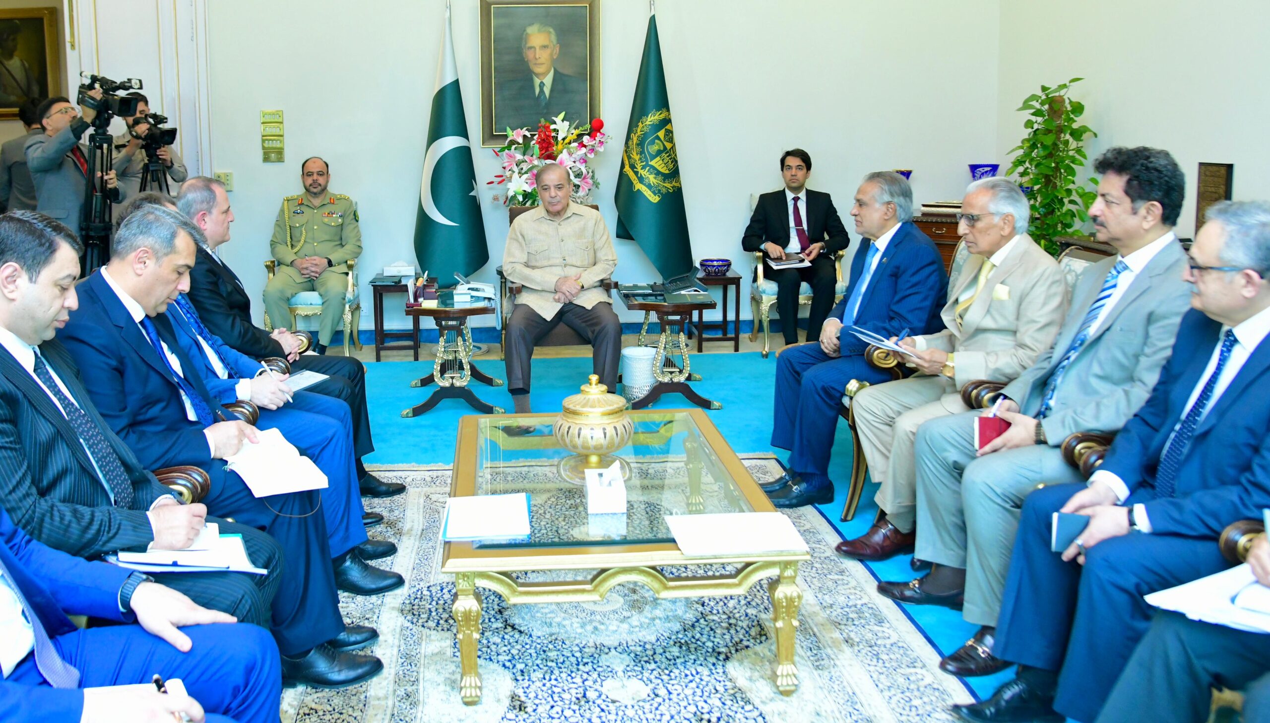 Azeri FM Bayramov Meets Pakistan's PM Sharif Emphasizes Deepening Pak-Azerbaijan Ties