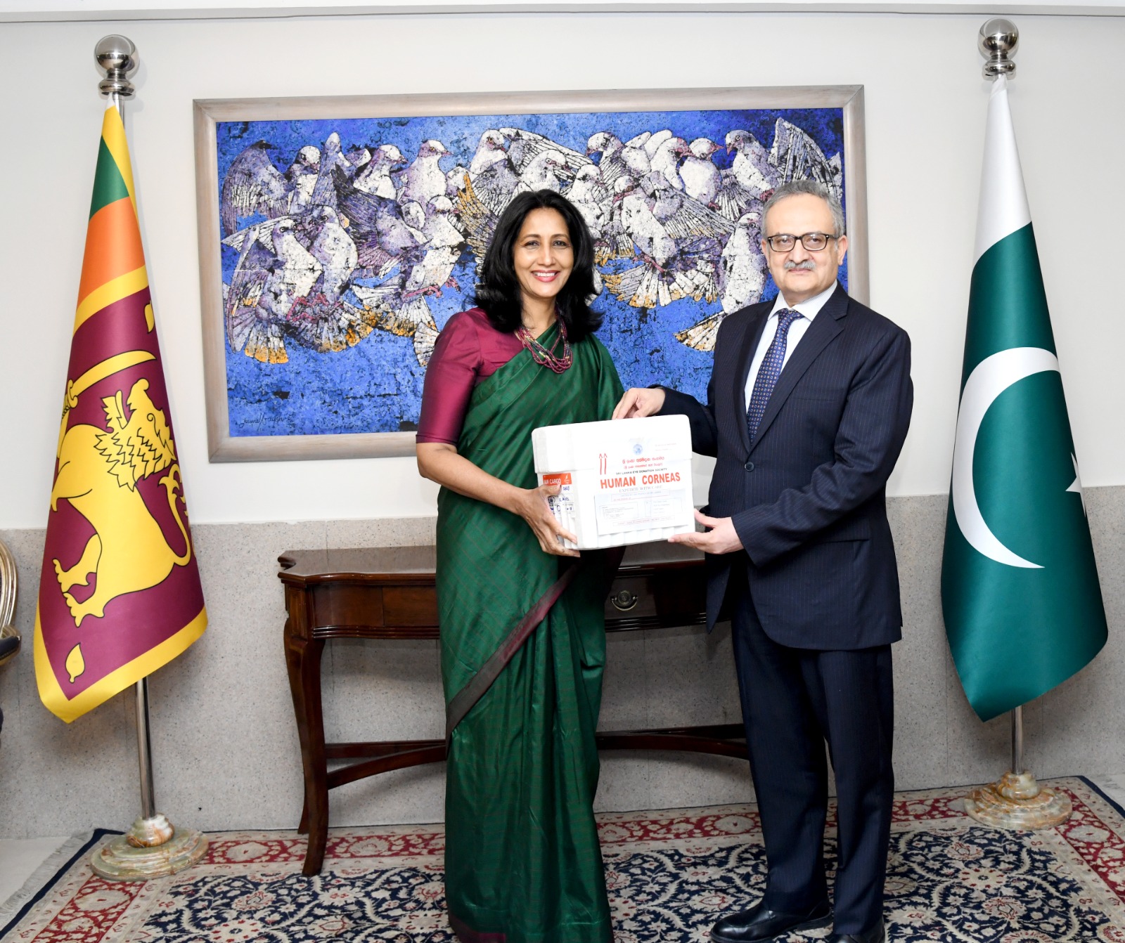 Vision of Friendship: Sri Lanka's Foreign Secretary Aruni Wijewardana Donates Eye Corneas to Pakistan's Foreign Secretary Syrus Qazi