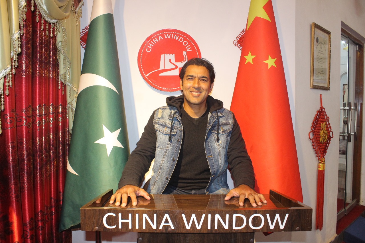 Aisam-ul-Haq Qureshi Visits China Window Peshawar, Applauds Organizers and Pak-China Friendship