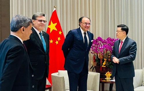 Strengthening Ties: Pakistan’s Finance Minister Meets Hong Kong's Chief Executive to Boost Bilateral Cooperation