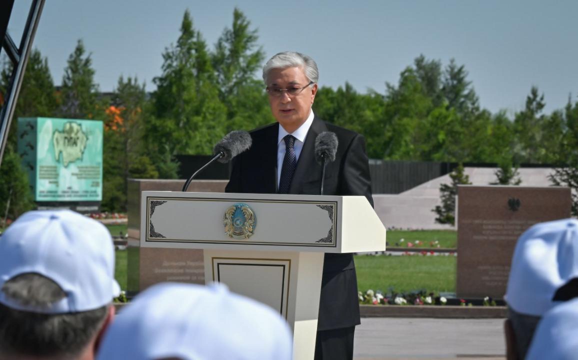 President Tokayev Pays Tribute to Victims of Political Repression and Famine at ALZHIR Memoria